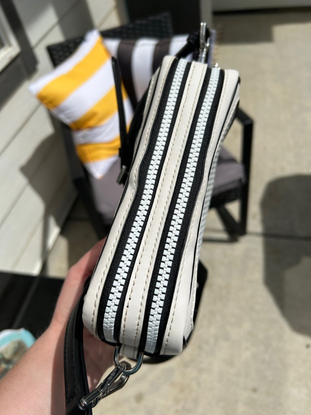 Danica Mesh Crossbody - Picture 3 of 12